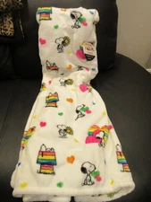 Peanuts SNOOPY Woodstock Rainbow Pride Hearts Berkshire Velvet Soft Blanket NWT