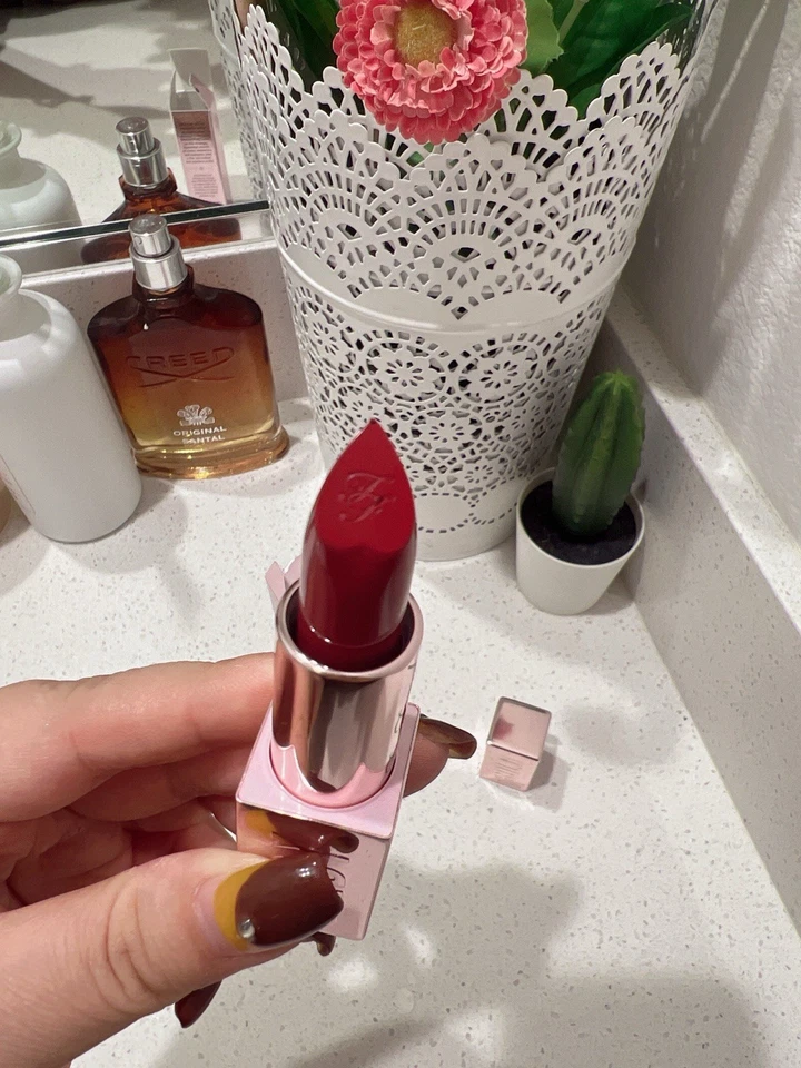 Lápiz labial pigmentado Too Faced Lady Bold Em-Power 07 Rebel nuevo en caja Foto 4 de 4