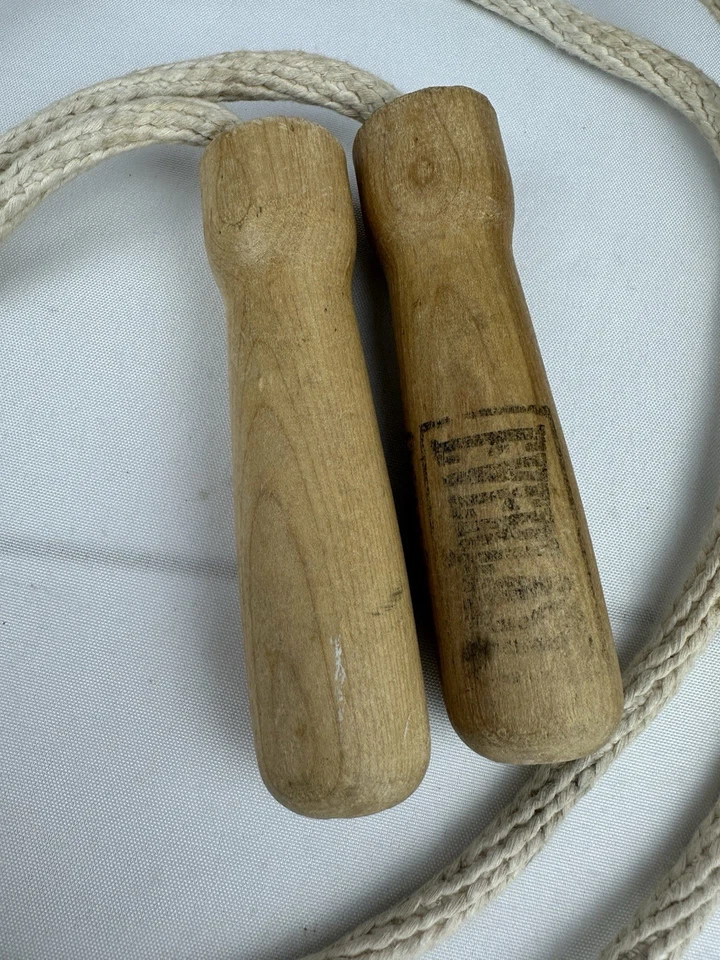 Cuerda de Saltar Mango Madera Everlast Usada Excelente Estado Foto 3 de 3