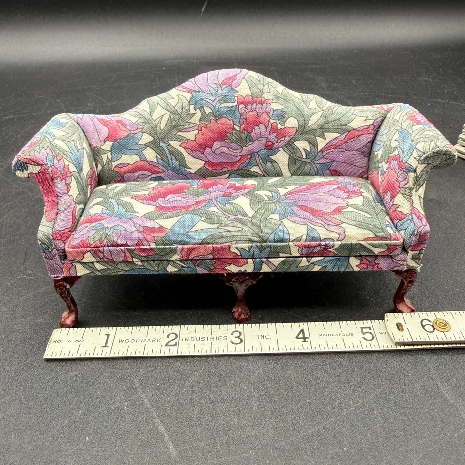 Bespaq Miniatura Casa de Muñecas 1:12 Set Sofá Silla con Respaldo de Ala Mesa Otomana Floral Foto 4 de 4