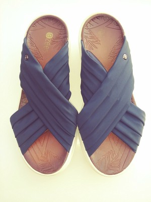bzees knockout sandals