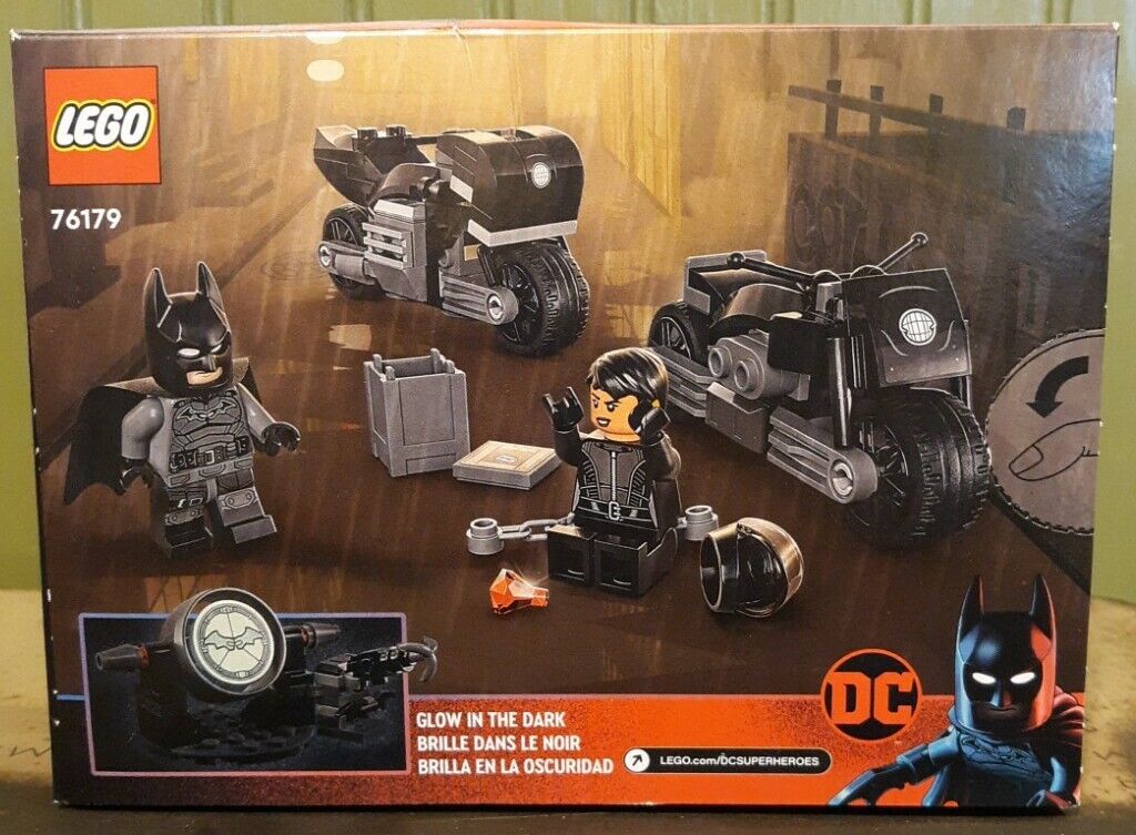 Batman™ & Selina Kyle™ Motorcycle Pursuit 76179, DC