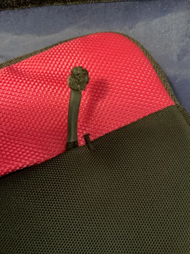 Incipio Padded Sleeve  11.5" x 7.5" With Side pocket :Black-pinkJBX5 - Image 3 of 4