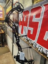 PSE EVOLVE 33 DS RH. 70# NEW PICATANNY SIGHT RAIL