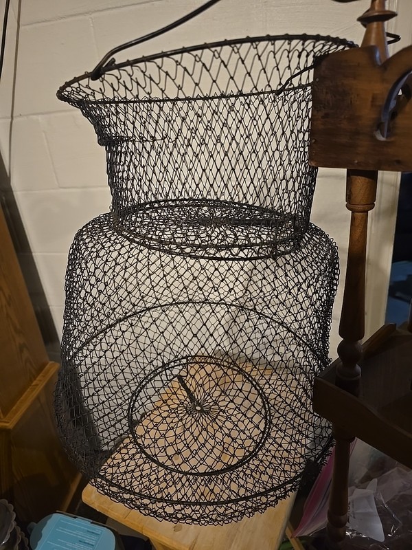 Vintage Collapsible Wire Mesh Fishing Basket With Handle & Spring Trap