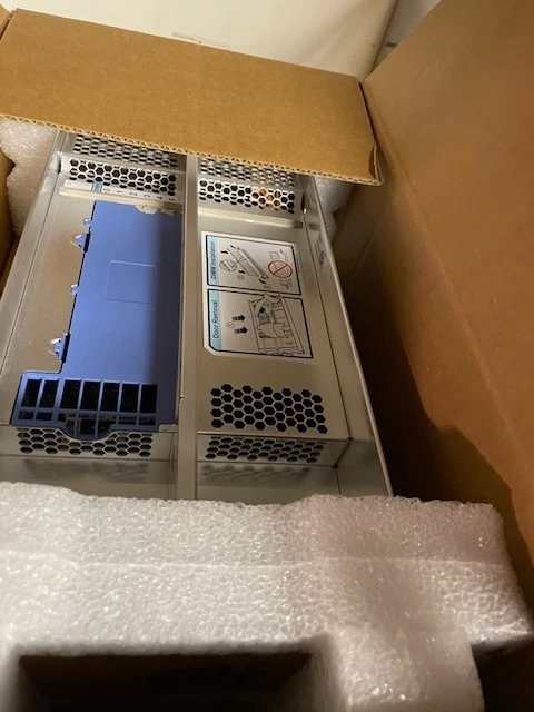 EMC 071-000-548 400 Watts 12V With Variable Speed Cooling AC-DC Power Supply - Image 2 of 4