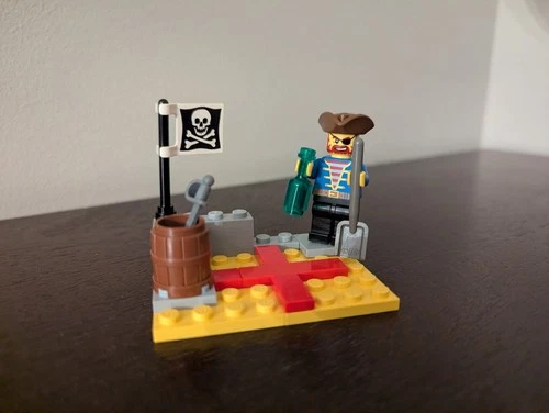 LEGO Pirate's *X Marks The Spot* MOC Set - Vintage Pirates Style!