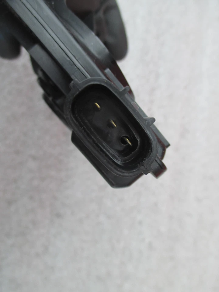 Toyota Prius V 2015 puerta levadiza cierre pestillo fabricante de equipos originales 12 13 14 15 16 Foto 3 de 4