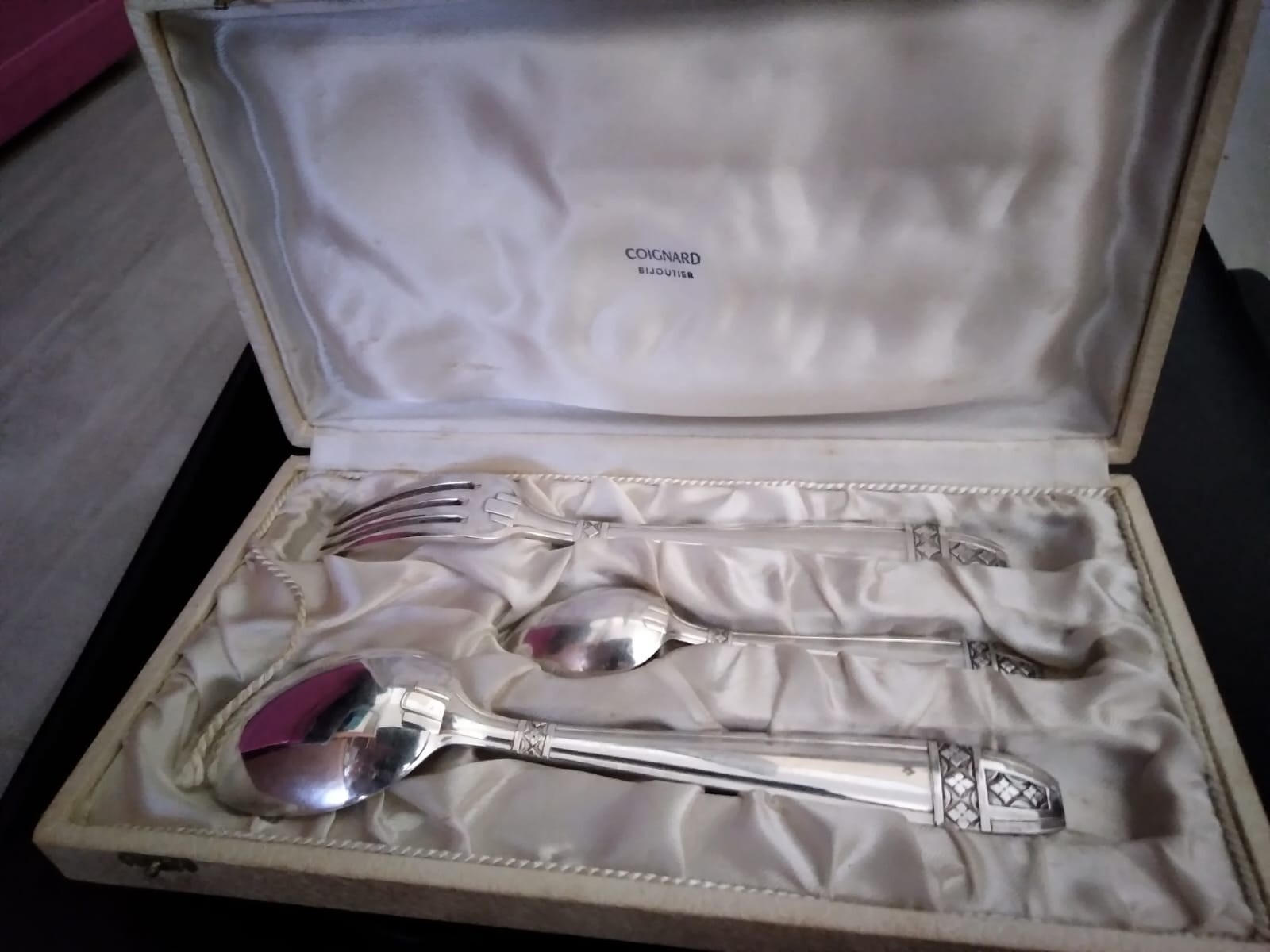 Ménagère 3 pièces en Argent massif COIGNARD Bijoutier et son coffret de luxe