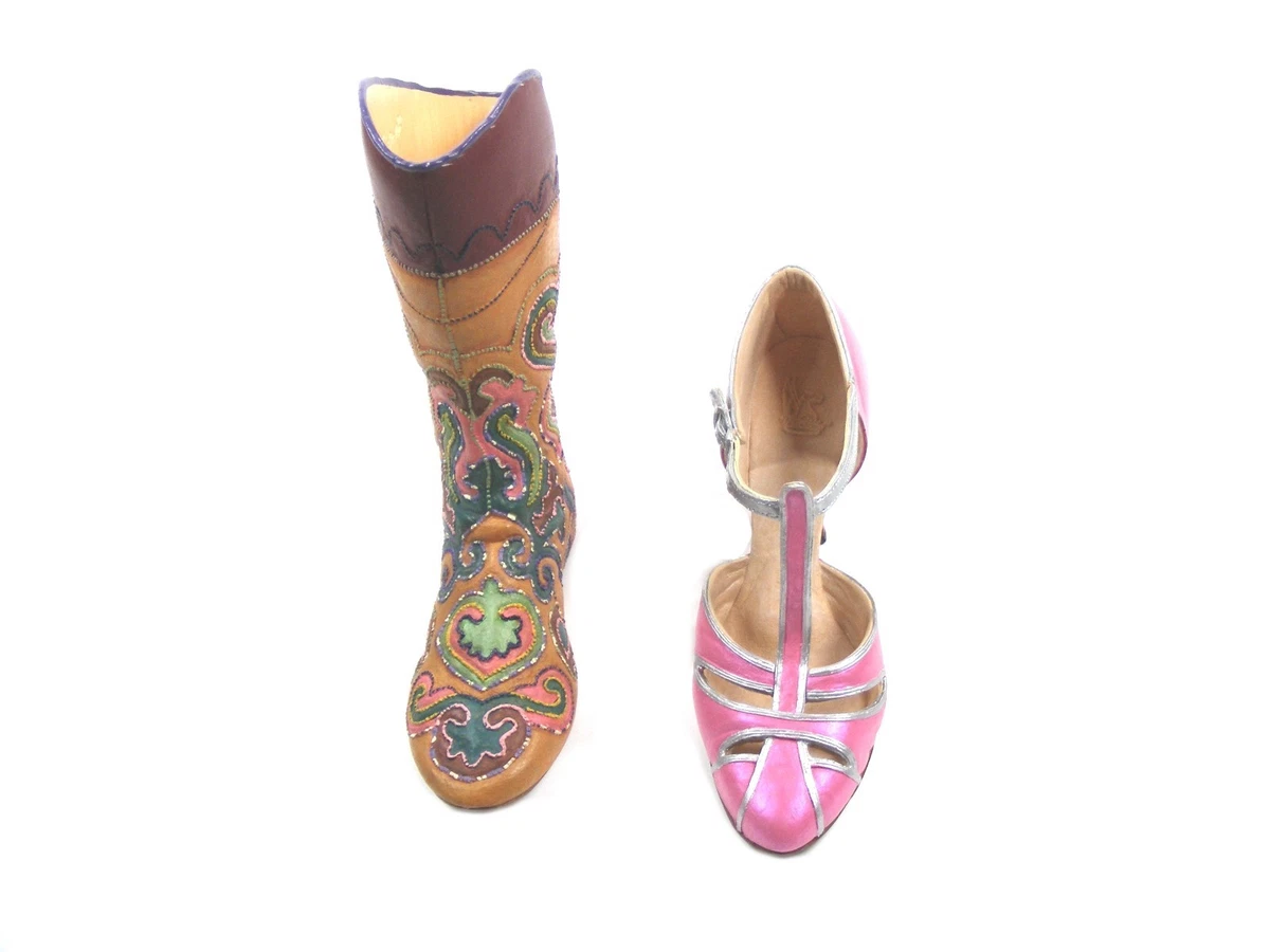Just the right shoe **Stepping Out in Georgetown** Collector Set 25782 2002
