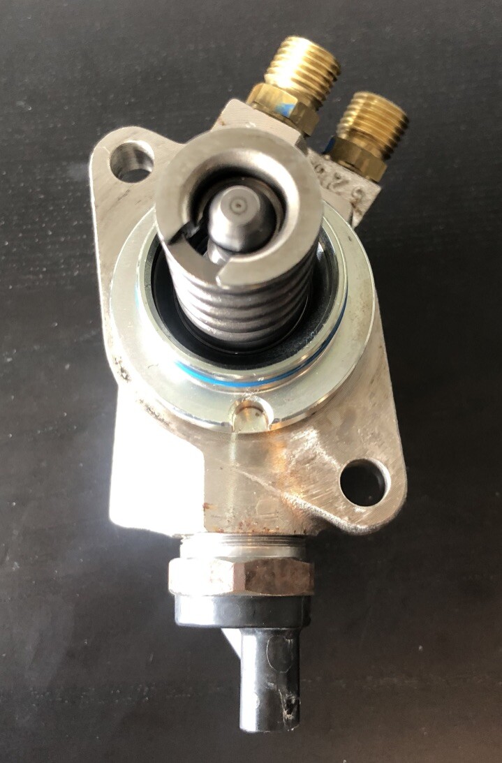 Lamborghini OEM HFS034-105C HFS034105C High Pressure Fuel Pump    Free USA Ship
