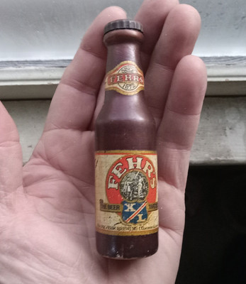 VINTAGE LABELED BOTTLE SHAPE FEHR'S BEER LOUISVILLE SMALL WOOD BOTTLE OPENER