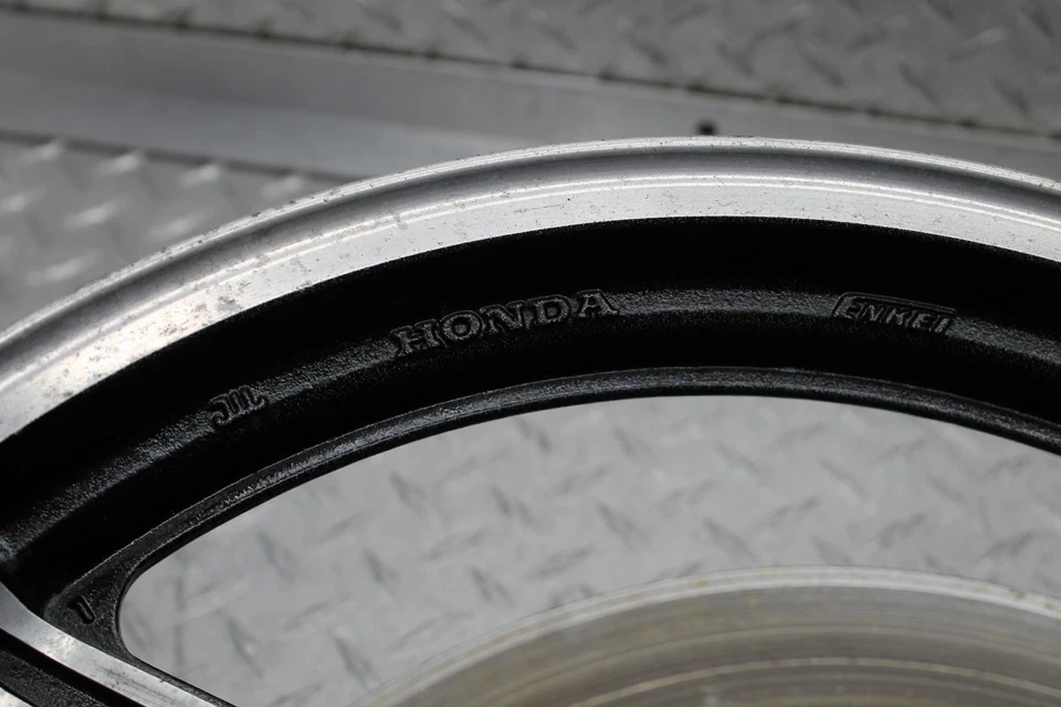 Llanta delantera Suzuki GS1000EN 1978 MT2,50X18/2 rotores 4,83 mm/eje/engranaje Speepo  Foto 4 de 4