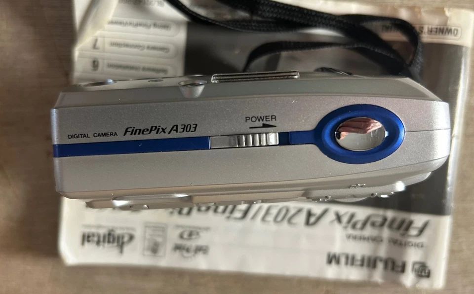 Fujifilm FinePix A303 Digital Camera - Untested - Image 4 of 4