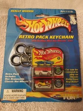 Hot Wheels Retro Pack Keychain Mini Hot Wheels Cars 2 Keychains Package Wear