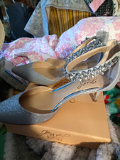 Jewel Badgley Mischka Silver Glitter Rhinestone Strappy Pointed Toe Heel 7