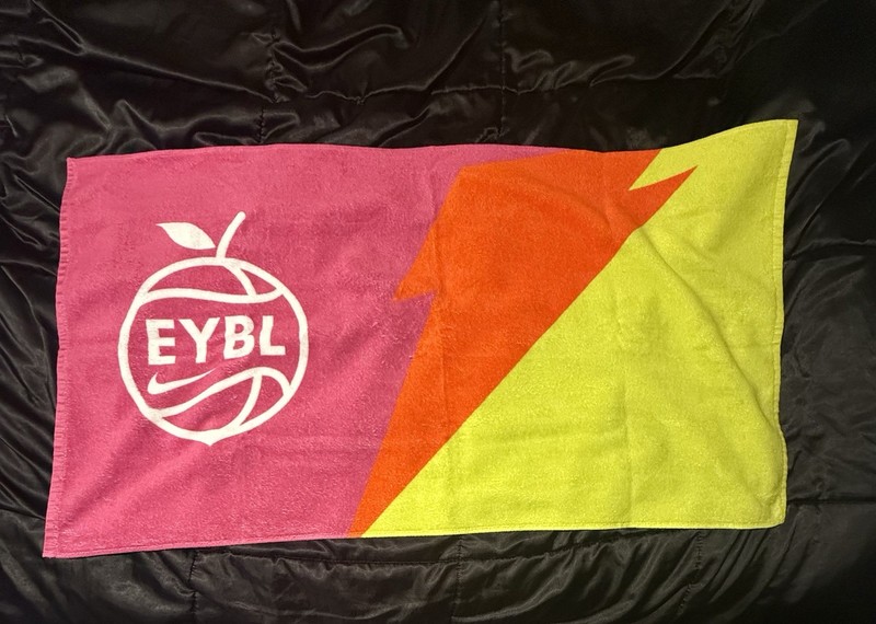 Nike Eybl Peach Jam Towel