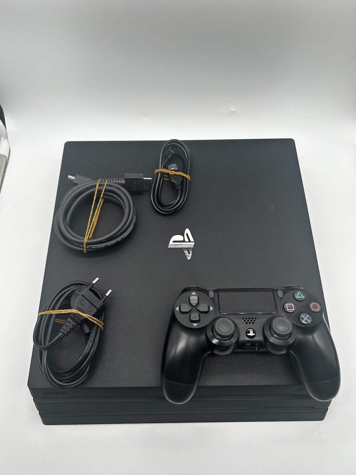 Sony PS4 Pro 1TB 4K Firmware 13.02 Completa Controller Originale Cavi Inclusi