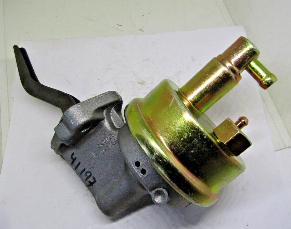 Bomba de combustible mecánica Carter M6801 Foto 2 de 4