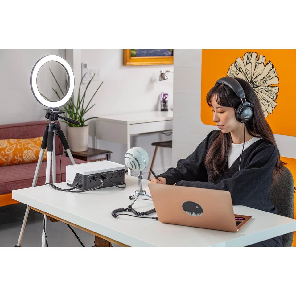 APC 700VA UPS Backup Power Supply 6 Outlets USB Charging Ports 3 Year Warranty - Image 3 of 4