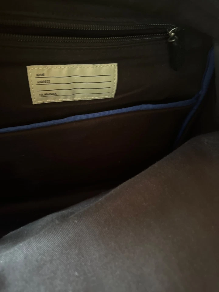 Mochila Jack Spade de Cuero Negra Múltiples Compartimentos y Correas Ajustables Foto 4 de 4