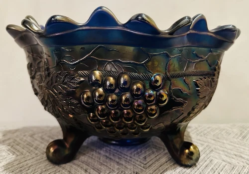 Super Electric Purple Northwood Carnival Glass Grape & Cable Large Fruit Bowl