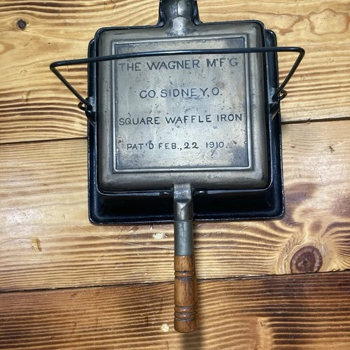 Wagner Sidney O Square Waffle Iron Pat'd Feb 22 1910 Cast Iron Wood Handle