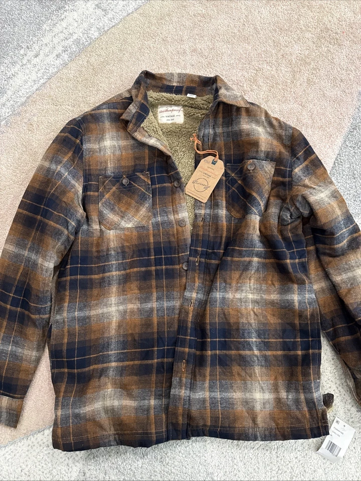 Chaqueta Camisa de Franela Forrada de Sherpa DE COLECCIÓN RESISTENTE A LA INTEMPERIE Para Hombre en Aceite de Chile Mediana Foto 4 de 4