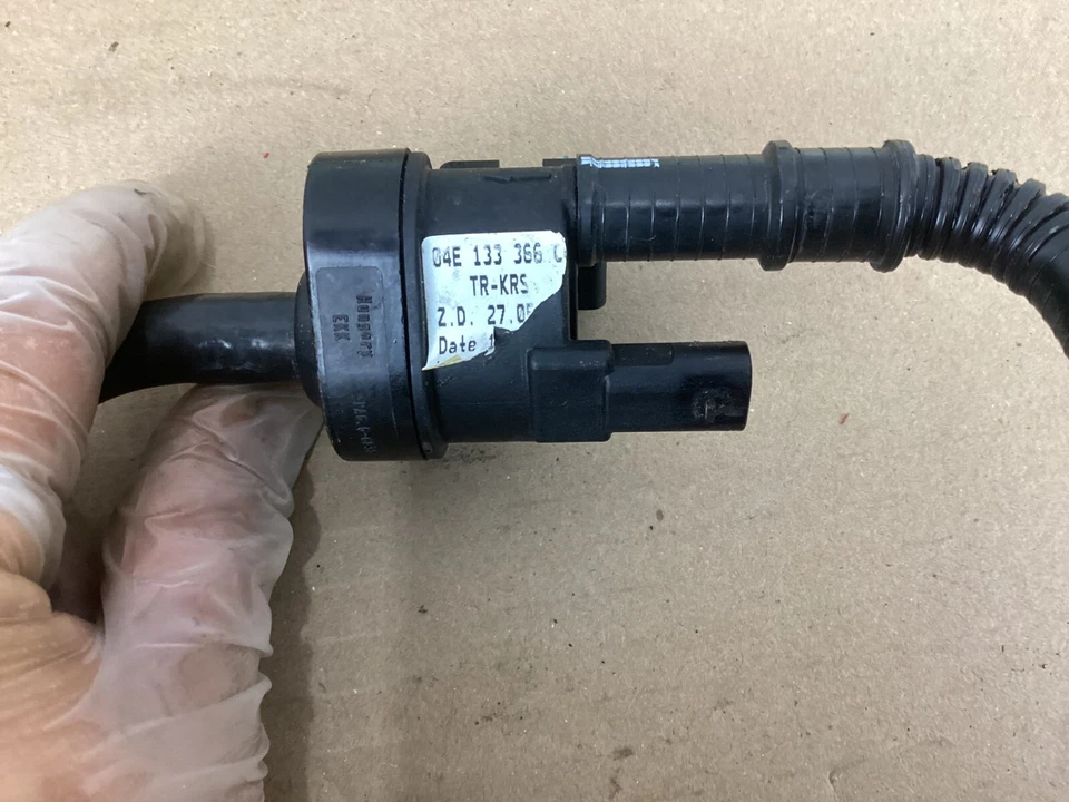 Mangueira de conexão 2013-2018 Volkswagen Jetta VAG 04E133366C fabricante de equipamento original - Imagem 3 de 4