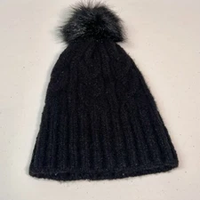 Cable Knit Black Beanie Fur Pom Womens One Size Classic Minimalist Luxury