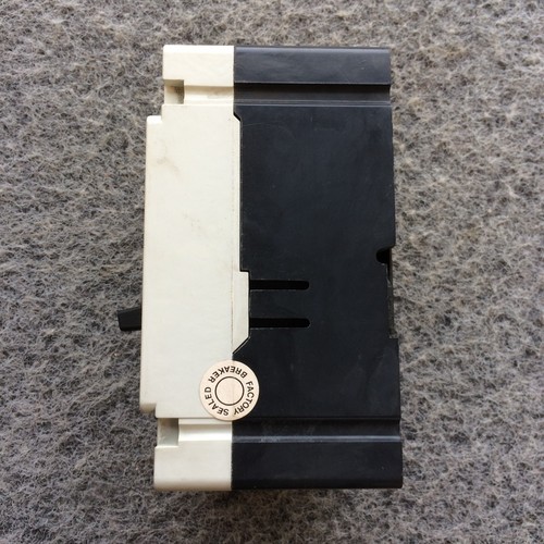 Challenger CE3040 Molded Circuit Breaker CE 14K 40Amp 3Pole 480VAC - Picture 9 of 11