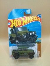 2025 Hot Wheels '15 Land Rover Defender Double Cab Dirt KROGER EXCLUSIVE