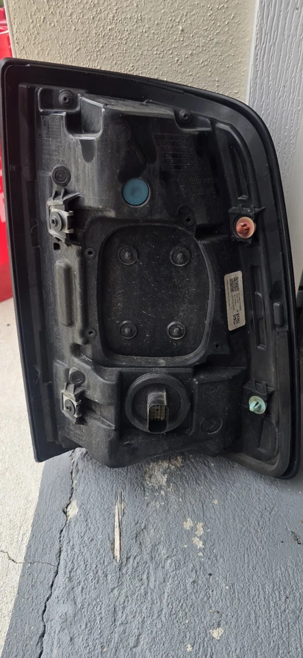 Camión Ram 3500 2021 retroiluminación edición noche con luces LED Foto 4 de 4