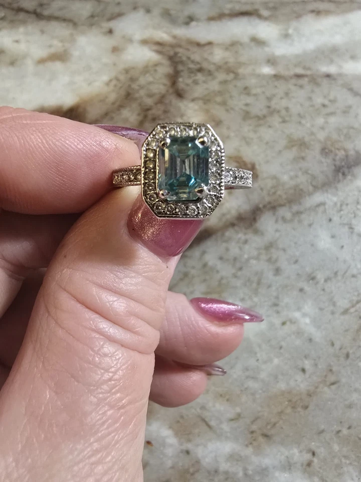 3.15Ct VVS1 Turquoise BLUE EMERALD CUT MOISSANITE 925 SS RING SIZE 7 - Image 2 of 4