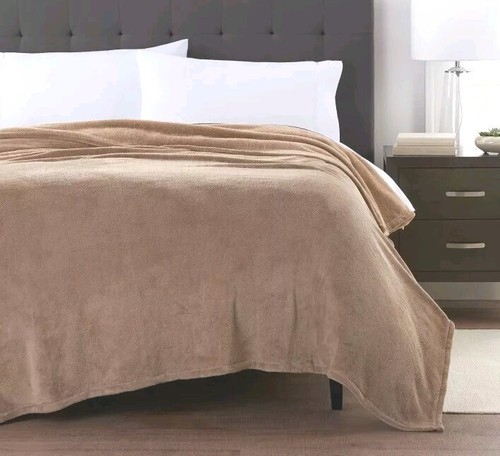 Mainstays Super Soft Plush Blanket, Brown, King 102"X90", Suitable for Adult - Picture 2 of 5