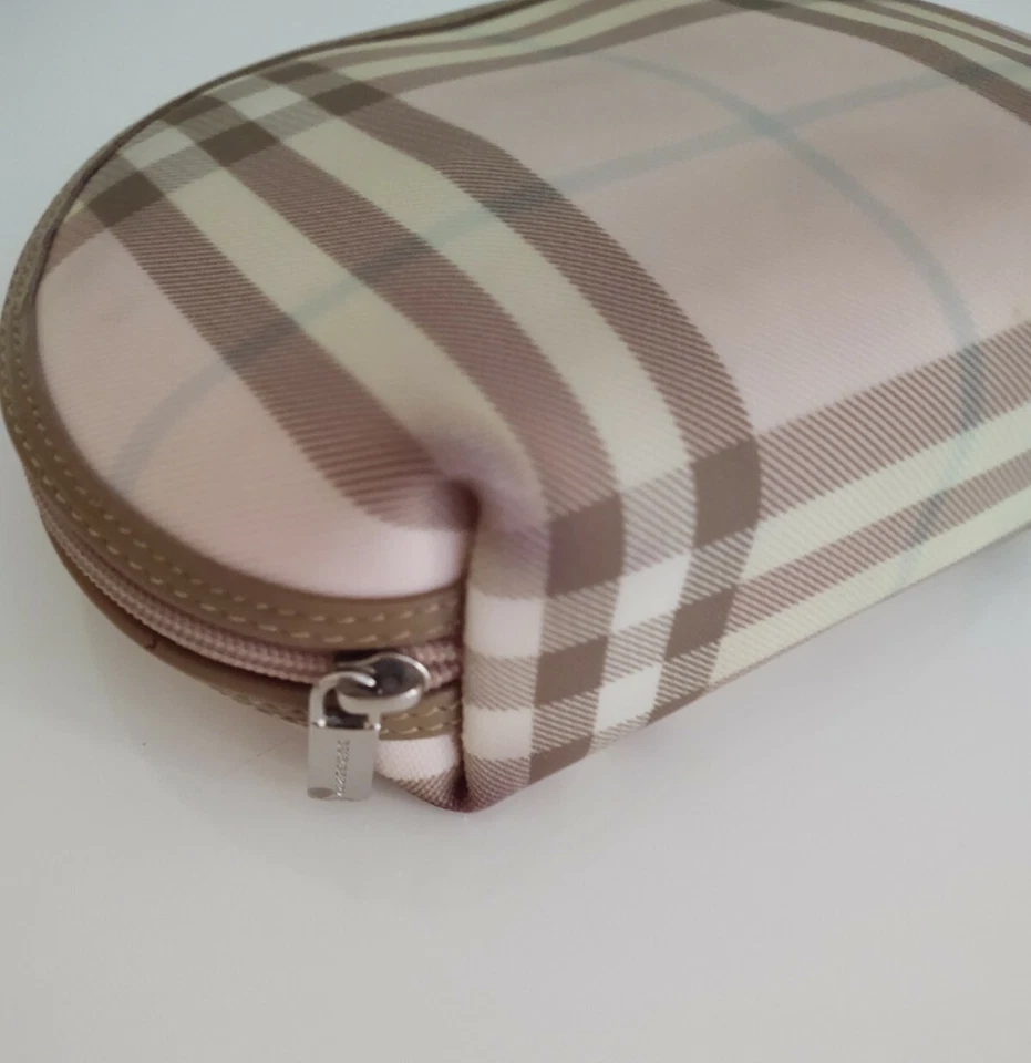 Bolso de cosméticos Burberry London rosa a cuadros Nova pequeño Foto 4 de 4