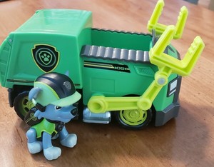 rocky's mission recycling truck