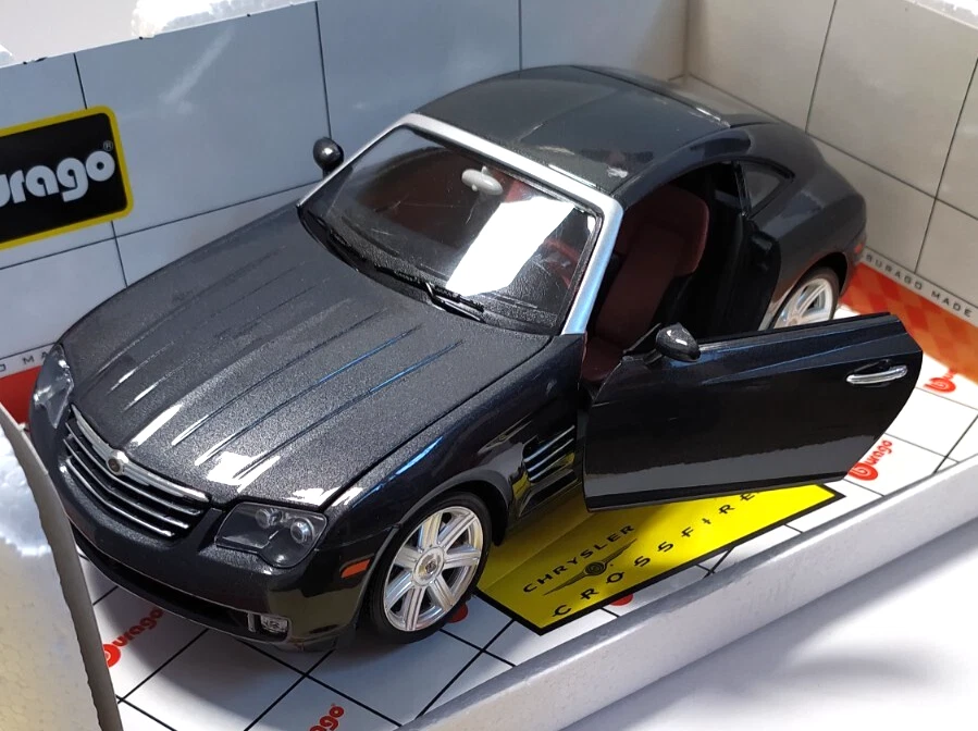 BURAGO DIAMOND COLLECTION 1:18 AUTO CHRYSLER CROSSFIRE GRIGIO METALLIZZATO 34912 - Immagine 3 di 3