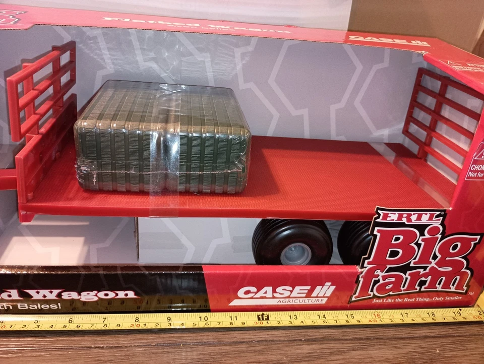 ERTL Big Farm IH Hay Wagon and Bale Brand New  - Image 2 of 4