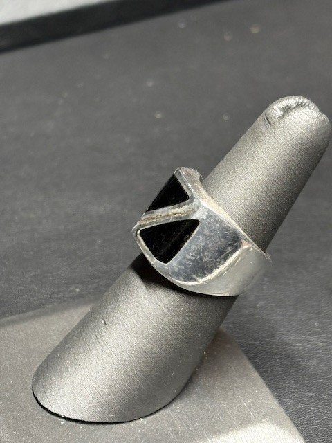 HEAVY SOLID CAST 925 STERLING SILVER AND ONYX SIG… - image 1