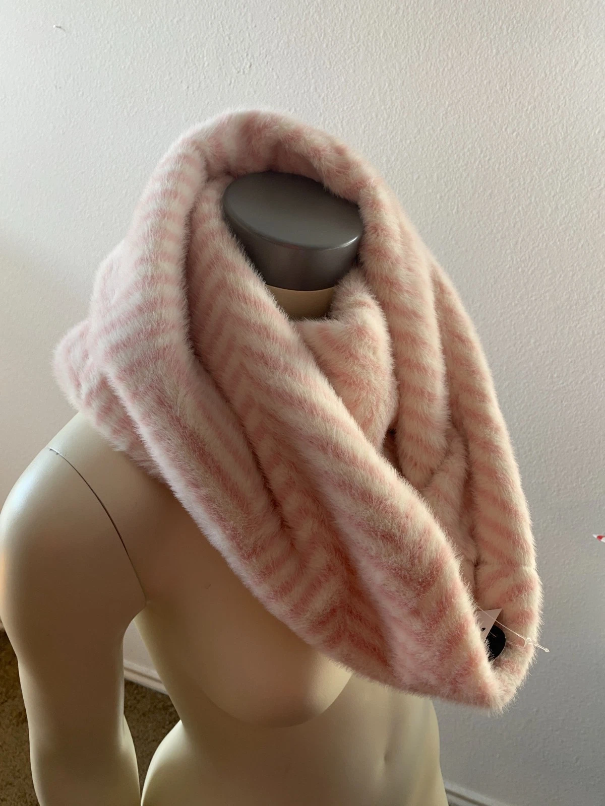 Lulu white pink scarf cowl neck warmer faux fur NEW one size