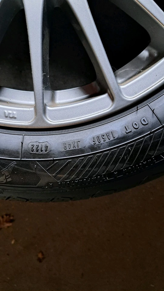 Moin...ICH BIETE HIER Meine Neuwertigen FELGEN mit REIFEN ZUM VERKAUF AN. - Bild 3 von 4