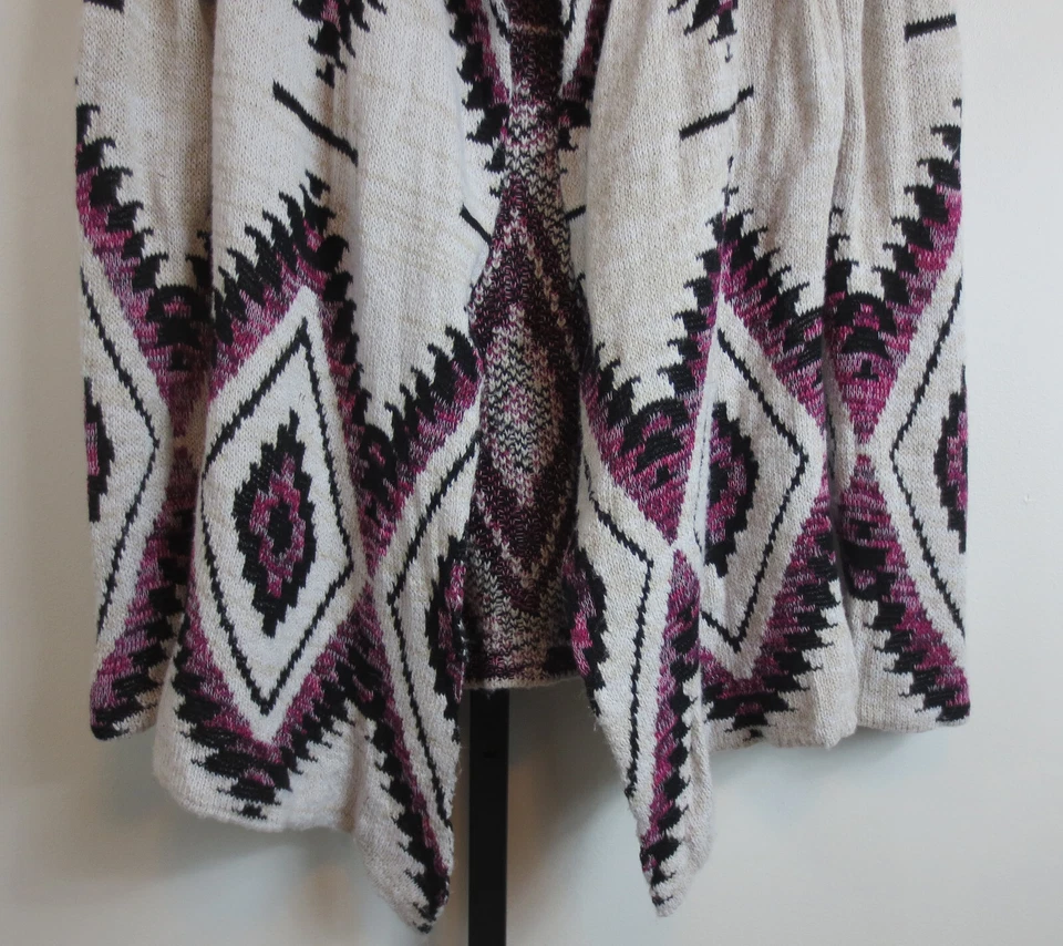 Cárdigan suéter Maurices frente abierto para mujer talla pequeña multicolor azteca Foto 3 de 4
