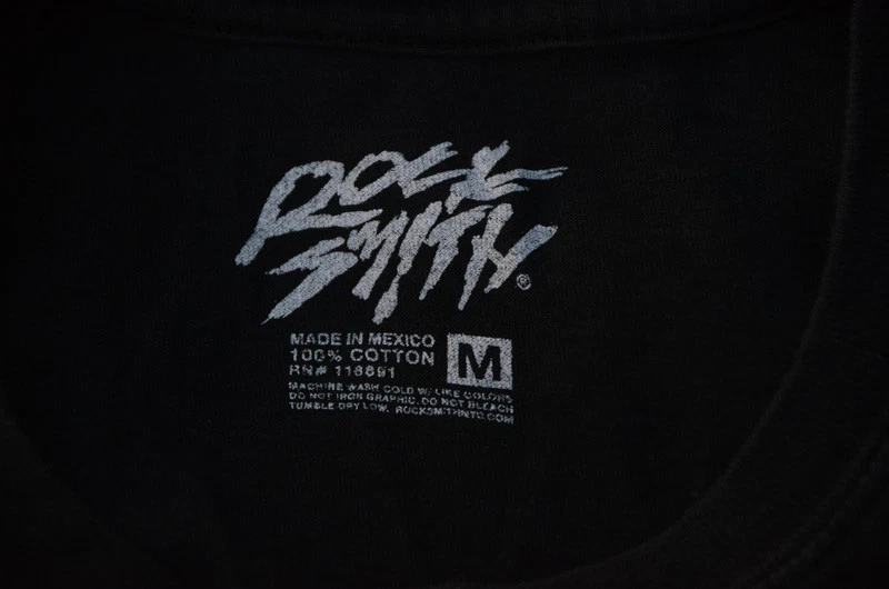 Vintage RARE Rocksmith Tupac Shapur & Snoop Doggy Dogg T-Shirt Size M. - Image 3 of 4