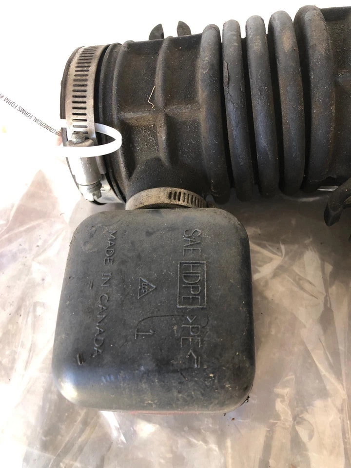 Suzuki Grand Vitara 1999 2,0 L motor entrada de aire tubo resonador manguera fabricante de equipos originales Foto 3 de 4