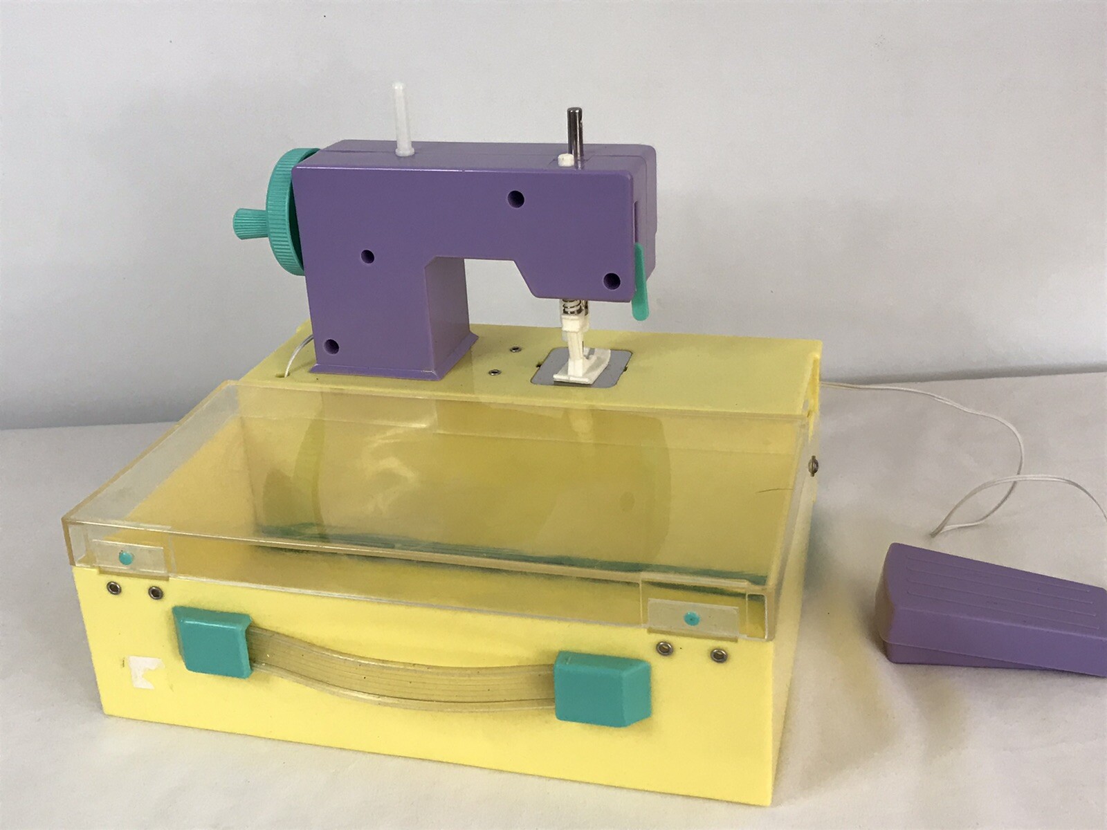 Vintage Child’s Toy Working Sewing Machine w/ Pedal battery operated eBay