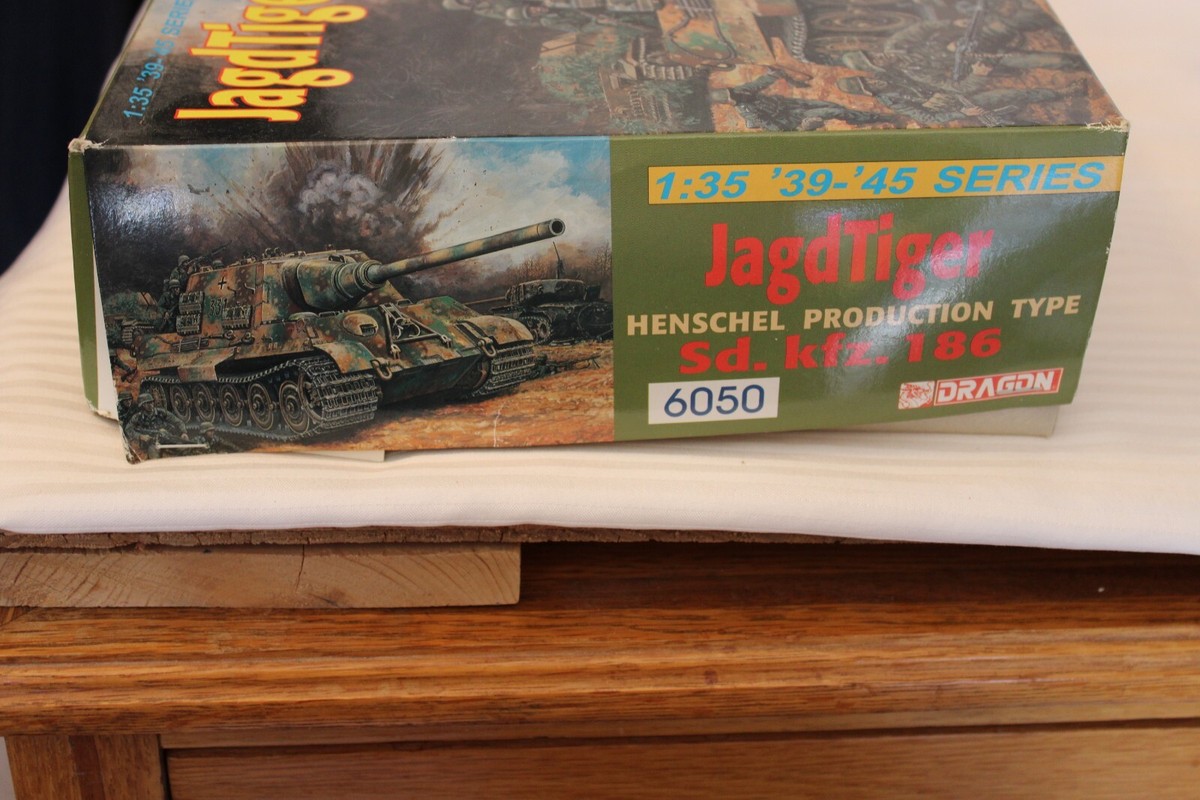 DRAGON製 1/35 Sd.Kfz.186 JAGTIGER 1/35 Scale DML Dragon, JagdTiger Tank Sd. kfz. 186 Kit