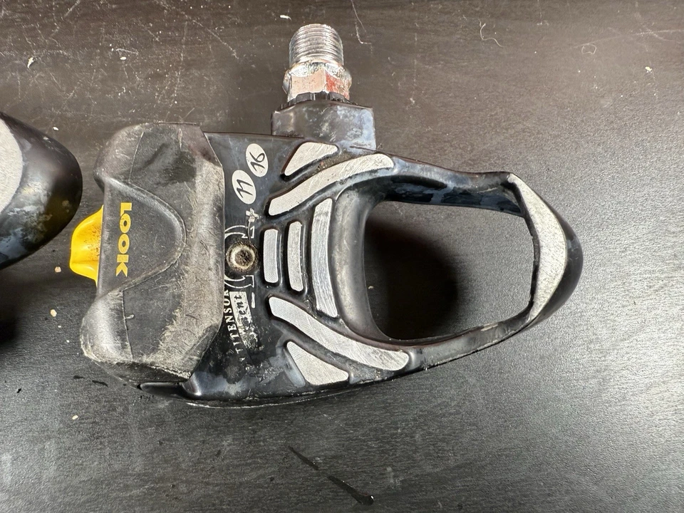 Pedales de arco vintage Look Free negro y amarillo bicicleta de carretera sin clip Francia #13 Foto 3 de 4