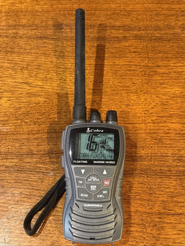 Cobra MR HH350 FLT 6 Watt Floating VHF Radio Grey Waterproof Handheld VHF Radio - Image 2 of 4