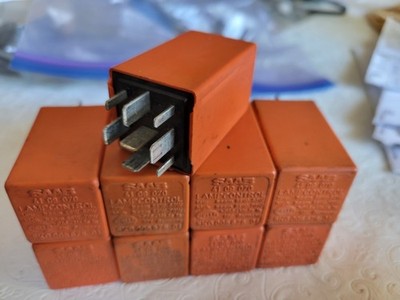 SAAB OEM (Hella) Lamp Control Relay 4109070 9-3 9-5 900 9000